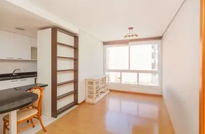 Apartamento com 1 dormitório e 1 vaga de garagem no bairro petrópolis