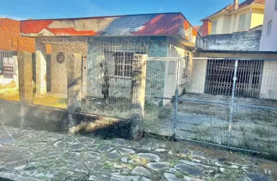 Casa no passo da areia, precisa reformas, terreno de 270 m²