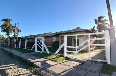 Em atlântida, casa com 1140m², 320 m² de área privada, 3 dorms (1 suíte)