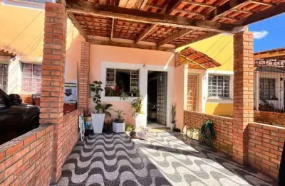 Casa com 2 quartos à venda na Avenida Edgar Pires de Castro, 2600, Hípica, Porto Alegre