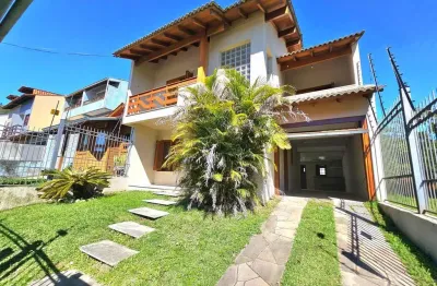 Sobrado 3 dormitórios com lareira, churrasqueira, piscina, 4 vagas garagem com 196,00m² de área construída no bairro hípica !
