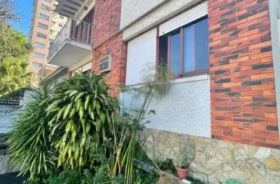 Sobrado com 4 dormitórios, 1 suíte e 228m² no bairro petrópolis -porto alegre