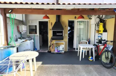 Casa em condomínio fechado com 3 quartos à venda na Avenida Edgar Pires de Castro, 2520, Hípica, Porto Alegre