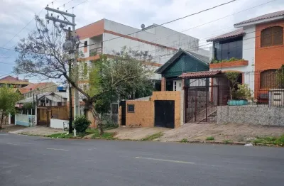 Terreno bem localizado com chalé e edícula – ótima oportunidade para investir!