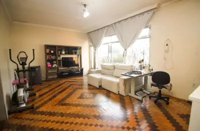 Imóvel com localização estratégica e versátil no coração do bairro glória