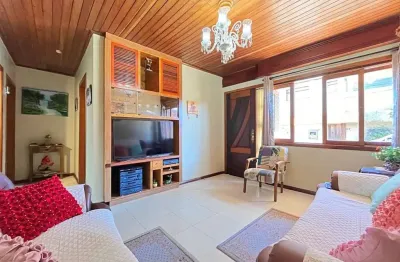 Casa com 2 quartos à venda na Rua Oswaldo Goidanich, 62, Vila Nova, Porto Alegre