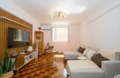 Apartamento com 3 dormitorios e suíte no centro de porto alegre-rs.