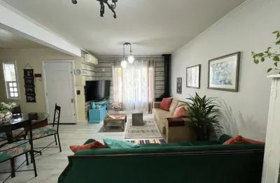 Casa com 3 quartos à venda na Rua Padre Henrique Lenz, 44, Jardim São Pedro, Porto Alegre