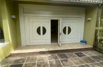 Casa com 2 quartos para alugar na Avenida Cinco de Novembro, 80, Teresópolis, Porto Alegre