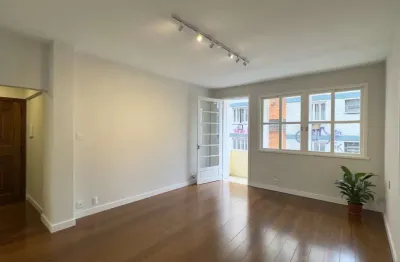 Apartamento reformado de 103m², 3 dormitórios, sendo 1 suíte no centro histórico