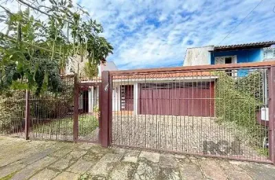 Casa em porto alegre, no bairro guarujá, com 3 dormitório(s), à venda.