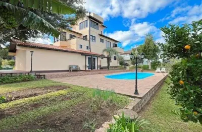 Altos do lago- com 3 dormitórios, 3 vagas , piscina , linda e ampla casa em cond