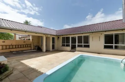 Excelente residência térrea com 272 m² de área privativa localizada no bairro vi