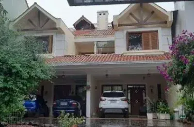 Casa em porto alegre, no bairro ipanema, com 3 dormitório(s), e 3 banheiros, à v