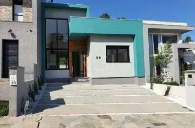 Casa térrea com pátio , 3d , 1 suíte, condomínio reserva do lago i - hípica