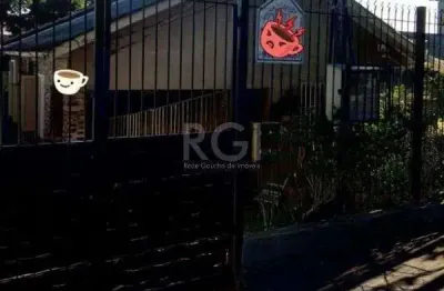 Casa em porto alegre, no bairro espírito santo, com 3 dormitório(s), e 3 banheir