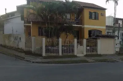 Casa para venda - 306.3m², 3 dormitórios, sendo 1 suites, 2 vagas - urubatã