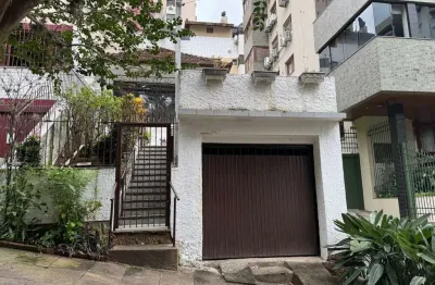 Casa de alvenaria, 3 dormitórios, 1 vaga coberta, bairro mont serrat.