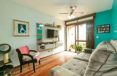 Apartamento amplo de 2 dormitórios com vaga no bairro partenon em porto alegre