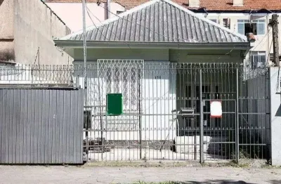 Casa com 3 quartos para alugar na Rua Doutor Sebastião Leão, 179, Azenha, Porto Alegre