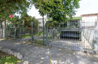 Casa com 3 quartos à venda na Rua Derocy Giácomo da Silva, 110, Vila Nova, Porto Alegre