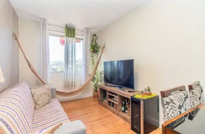 Apartamento de 2 dormitórios à venda em Jardim Itu Sabará, Porto Alegre.