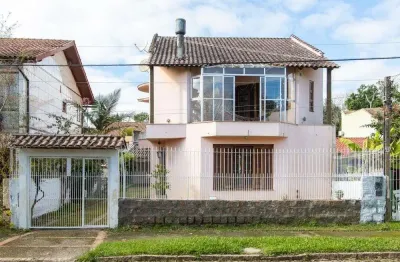 Casa para locação em frente à orla do guaíba – 3 dormitórios | 2 suítes | 4 vagas