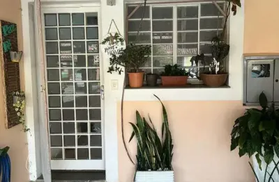 Casa com 2 quartos à venda na Avenida Edgar Pires de Castro, 2600, Hípica, Porto Alegre