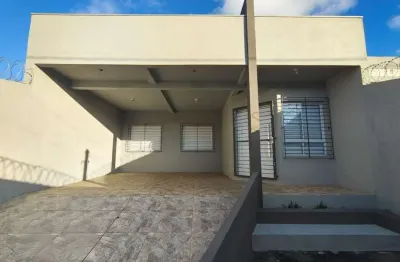 Casa com Lage, 3 dormitórios, 2 vagas de garagem no bairro Guajuviras.