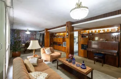 Apartamento frente à fundos, 3 dormitórios, 1 vaga escriturada - Centro Histórico