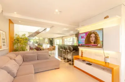 Casa de Condomínio em Porto Alegre, RS - Casa com 3 Suítes Plenas