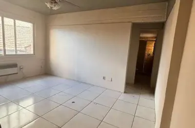 Apartamento 1 dormitorio, com 2 elevadores e 50 M² no Centro Histórico.