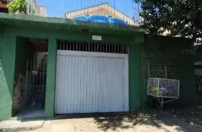 Casa em Porto Alegre, no bairro Tristeza, com 3 dormitório(s), e 3 banheiros, à