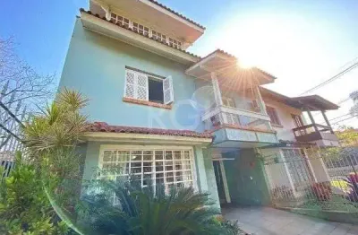 Casa para Venda - 154m², 3 dormitórios, sendo 1 suites, 4 vagas - Ipanema