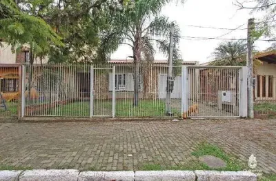 Casa para Venda - 180m², 3 dormitórios, sendo 1 suites, 2 vagas - Jardim Verde