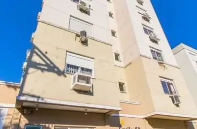 Apartamento de 2 quartos, suíte e 1 vaga de garagem no bairro Azenha em POA/RS