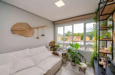 Apartamento de 2 quartos, suíte, elevador, 1 vaga no bairro Ipanema.