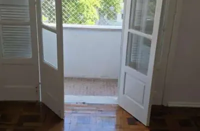 Apartamento 02 dormitórios sem garagem no bairro independência em porto alegre