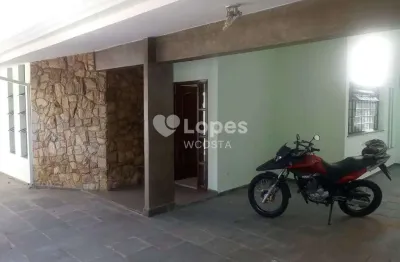 Excelente casa com 3 dorms, no bairro jardim das paineiras