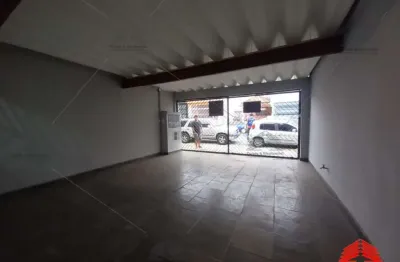 Sobrado para locação comercial com 220 metros de área construída , 4 salas, 3 banheiros, 2 cozinhas, área de serviço, quintal nos fundos.2vagas grande