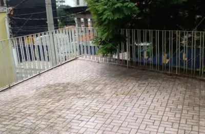 Casa á venda Mooca travessa Avenida Paes de Barros terreno aclive 8,50 m X 48,00 2 dormitórios sendo 1 suíte 3 salas quintal 2 vagas terreno no fundo