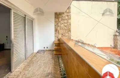 Sobrado no tatuapé 292m2, 3 dormitórios,1 suíte master,5 banheiros,sala,cozinha planejada,edícula,4 vagas de garagem cobertas,varanda,área gourmet.
