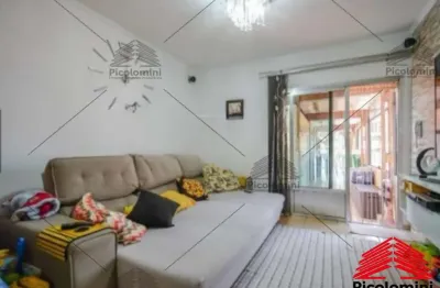 Duas casas à venda no mesmo terreno na vila regente feijó, em são paulo-sp: 4 quartos, sendo 2 suítes, 4 banheiros, 2 vagas de garagem