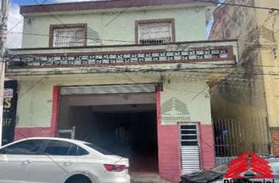 Prédio a venda na águas rasa com amplo salão terreo de 330m² + 2 apartamentos de 2 quartos ? oportunidade para renda ou construção!
