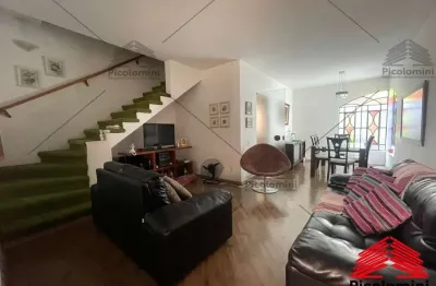 Casa sobrado a venda no ipiranga com 169 m² de área construída em rua particular, com 2 quartos, 2 vagas, churrasqueira, entrada lateral, 2 banheiros
