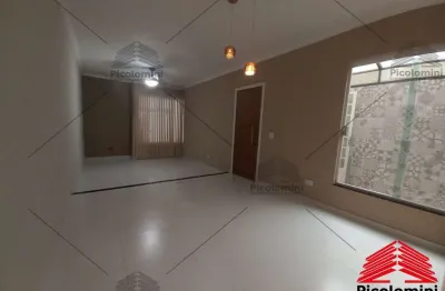 Sobrado a venda, otima localização, 3 dormitórios, 1 suite, 3 banheiros, varanda, todo reformado, com churrasqueira, 2 vagas.