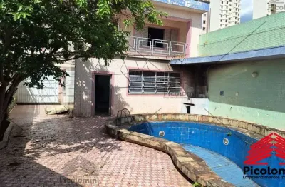 Sobrado para locação no parque da mooca de 450m², 4 quartos, 8 banheiros, lavanderia, área de serviço, entrada lateral, quintal, piscina, 4 vagas
