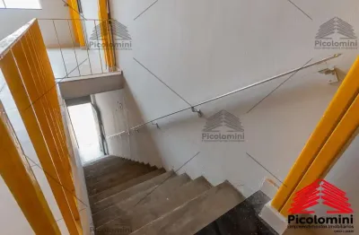 Imovel comercial, reformado alto da mooca, área de 300 metros com entrada, lateral com 2 dois pavimentos, pé direito 3,5 metros. possui recepção copa