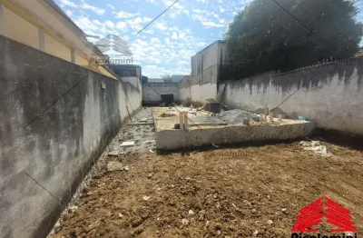 Terreno a venda na vila alpina de 210m², tendo 7 de frente por 30 de fundo