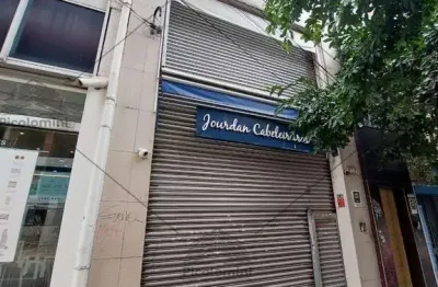 Salão comercial para locação na santa cecília com mezanino, com equipamentos para um salão de cabelereiro, cozinha, banheiros, recepção e vestiário